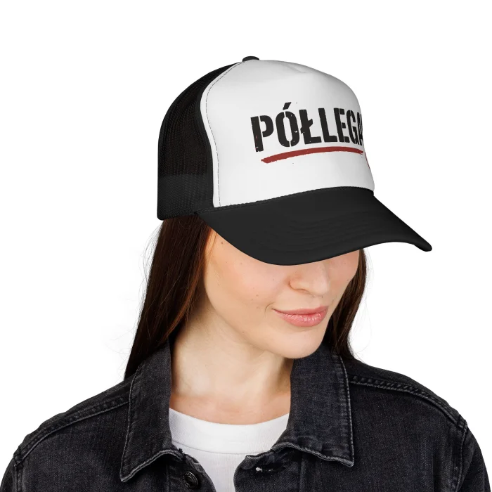 Czapka z daszkiem z nadrukiem Półlegal