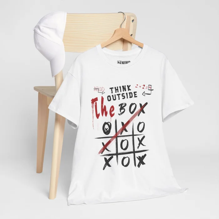 T-shirt z nadrukiem Think Outside The Box