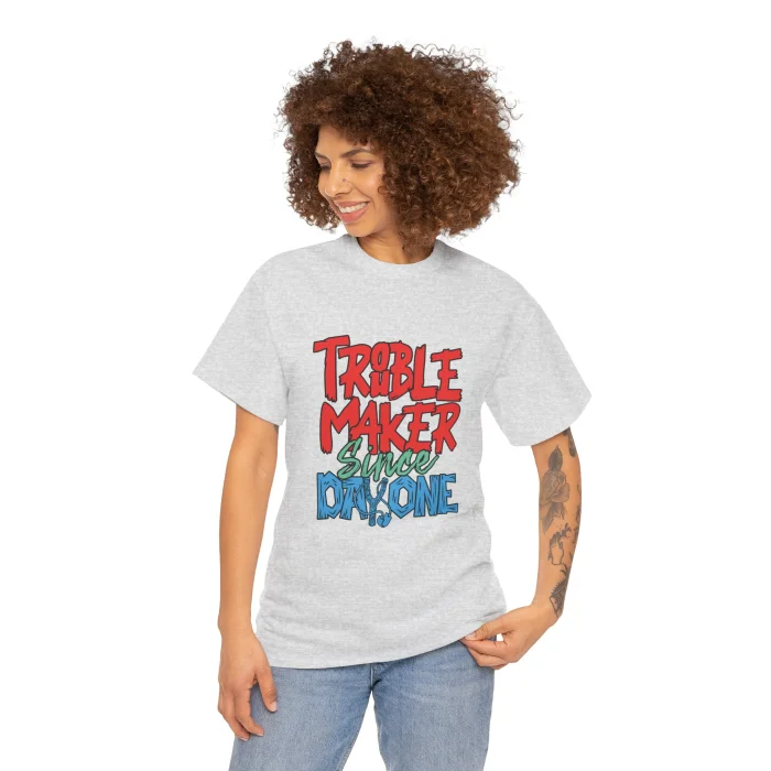 T-shirt z nadrukiem Trouble Maker